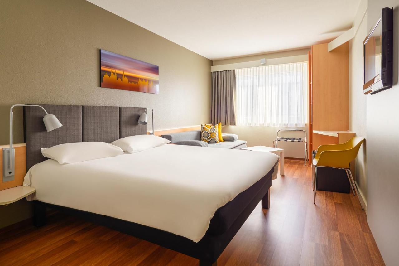 Ibis Hotel 2*